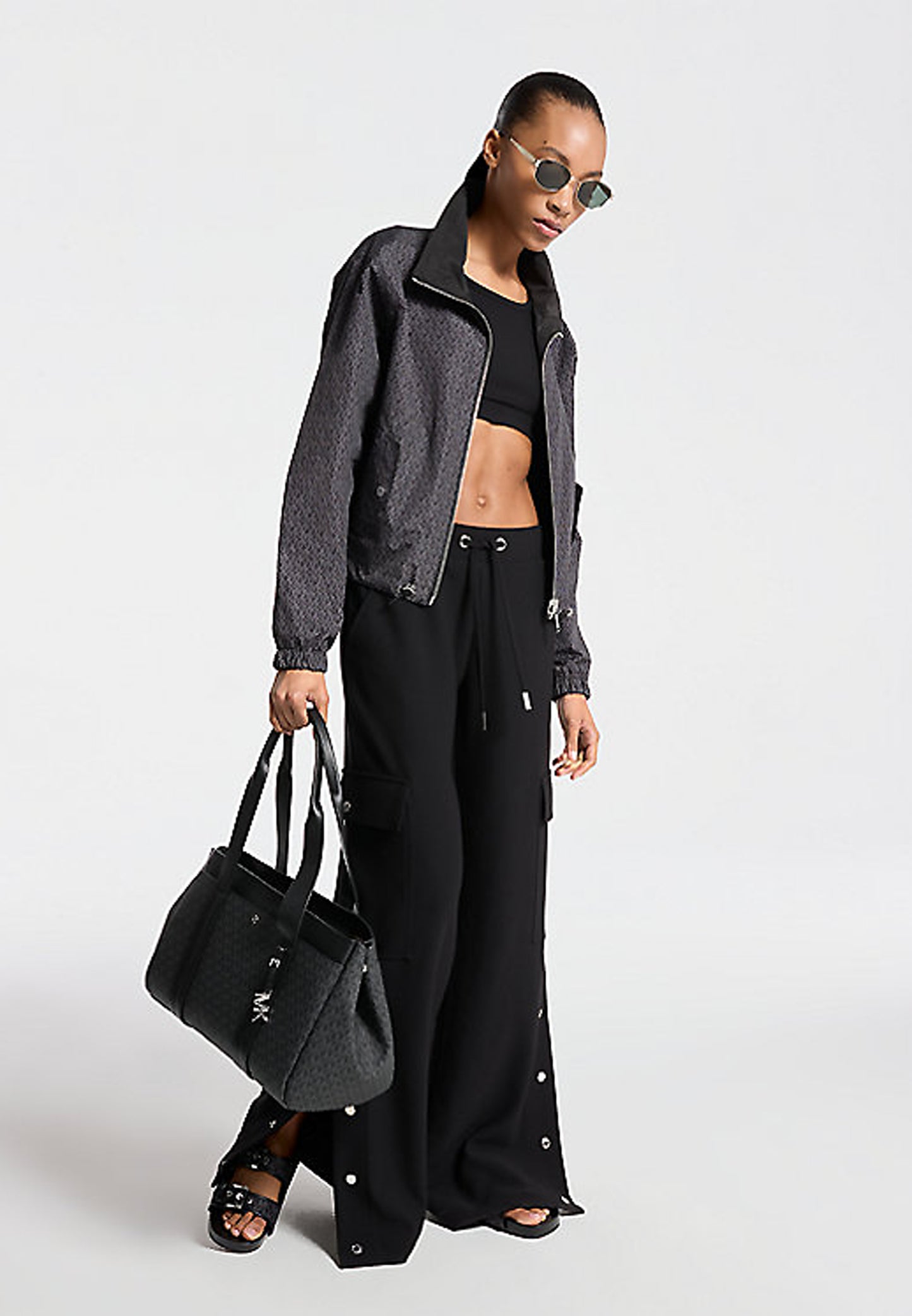 PANTALONI CARGO A GAMBA AMPIA IN CREPE STRETCH