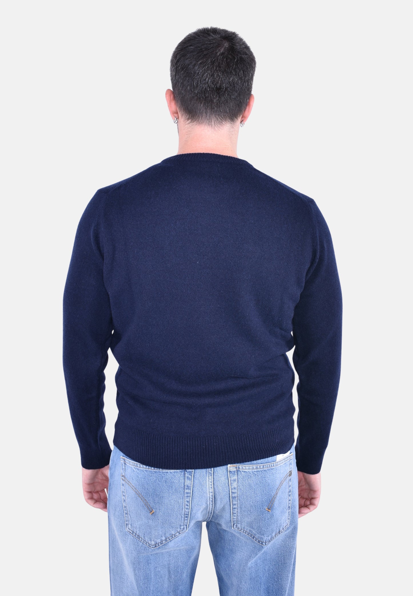 ROUND-NECK SWEATER