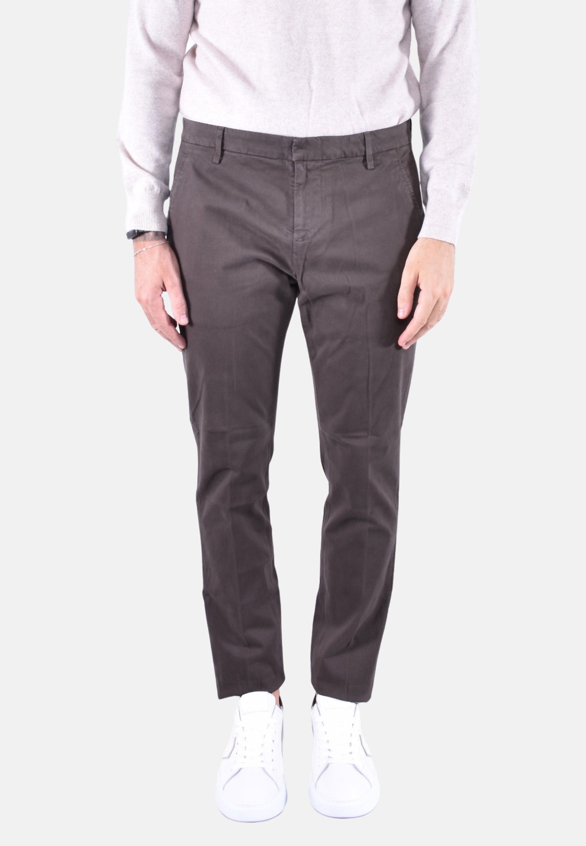 GAUBERT SLIM-FIT CHINOS IN STRETCH GABARDINE WITH A WARM HAND