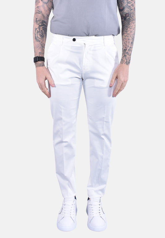 PANTALONE CON PINCES