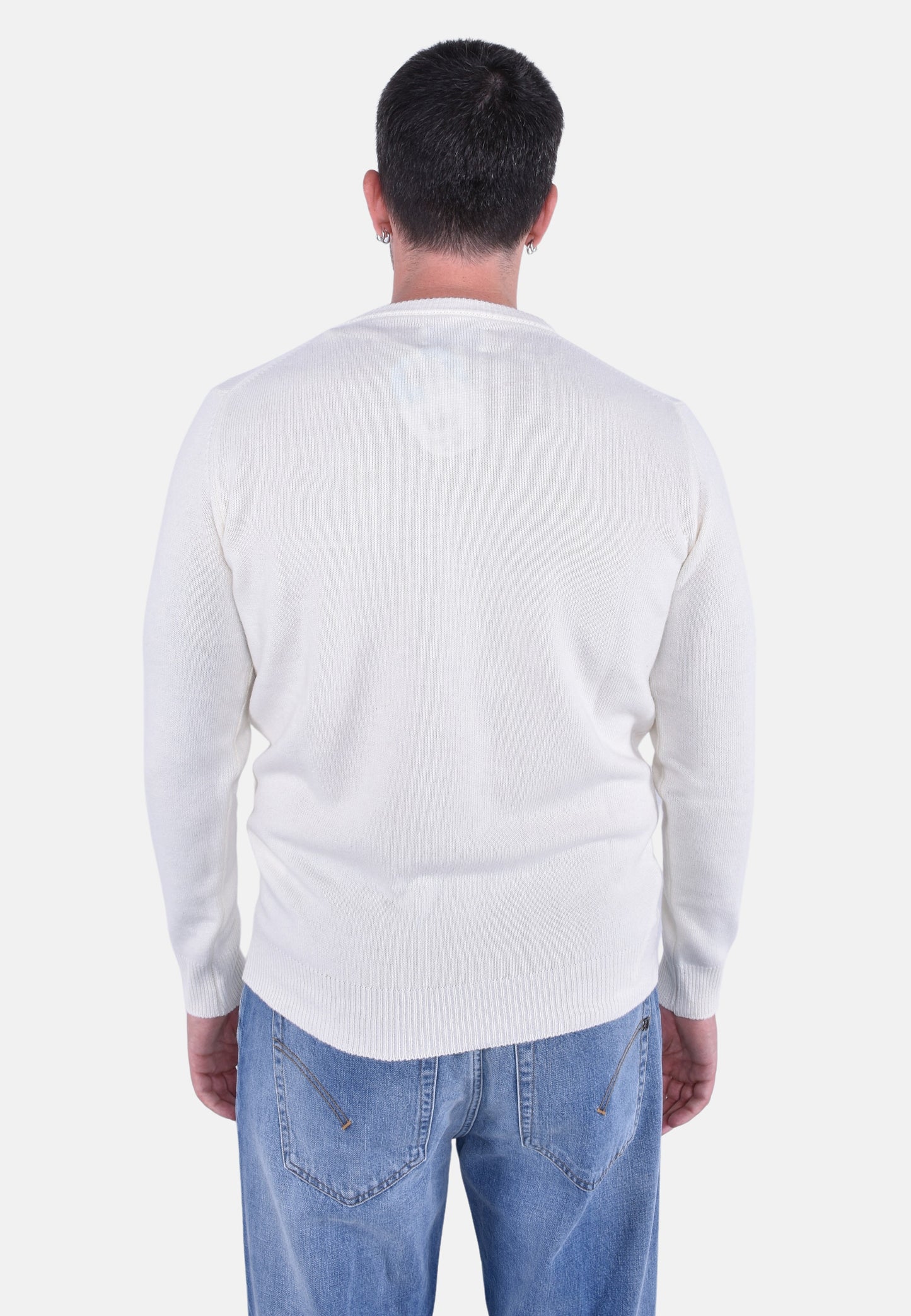 ROUND-NECK SWEATER