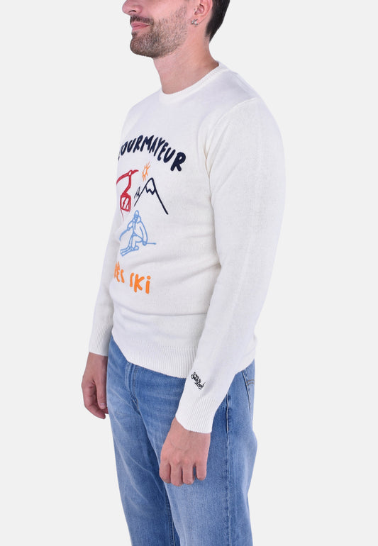 ROUND-NECK SWEATER