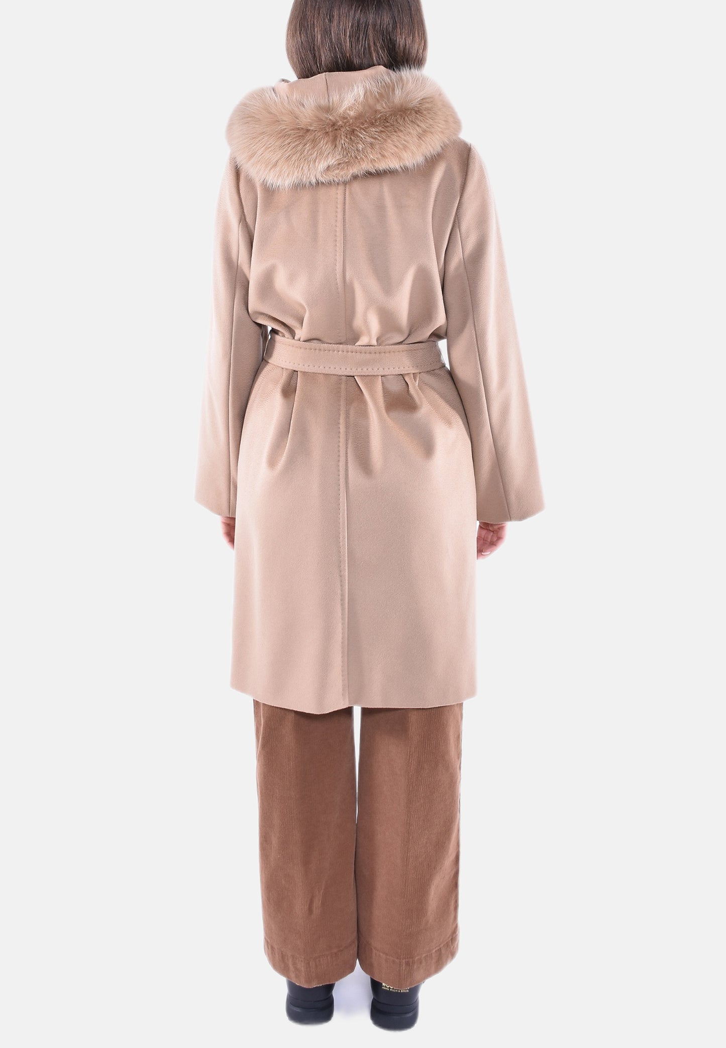 CAPPOTTO CON CAPPUCCIO E PELO MANGO