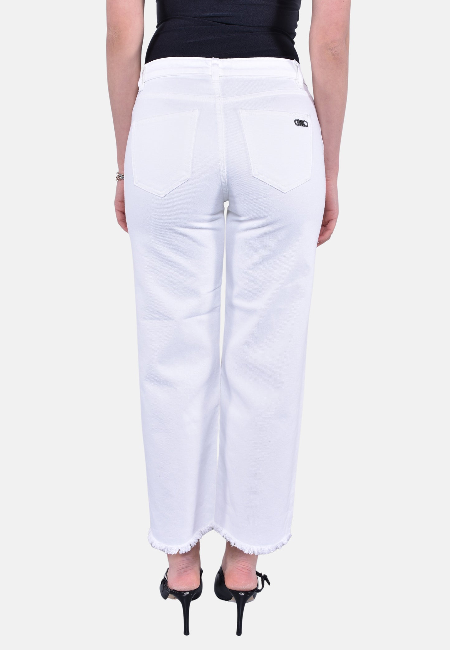 DISTRESS JEANS