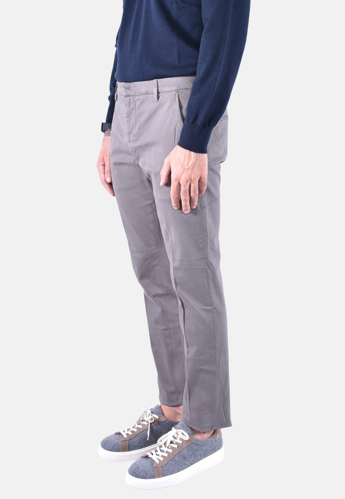 GAUBERT SLIM-FIT CHINOS IN STRETCH GABARDINE WITH A WARM HAND
